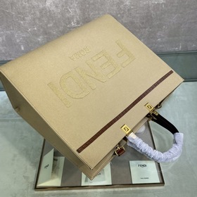 FENDI Sunshine Большая сумка из бежевого полотна С тисненым лого