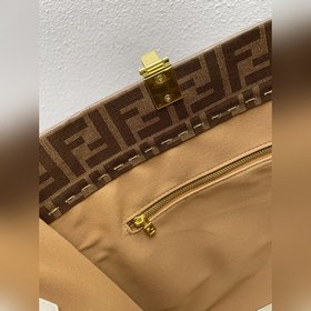 FENDI Художественная иллюстрация модной сумкиз весенне-летней кол