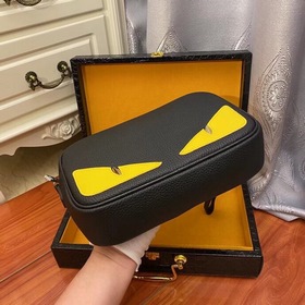 Fendi - Fendi Маленькая сумка через плечо из импортной телячьей 
