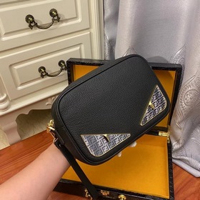 Fendi - Fendi Маленькая сумка через плечо из импортной телячьей 
