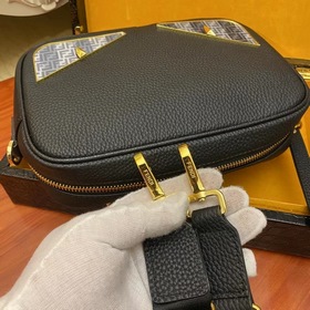 Fendi - Fendi Маленькая сумка через плечо из импортной телячьей 