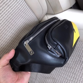 Fendi Модель A08696 Поясная сумка Эта модель изготовлена из импор