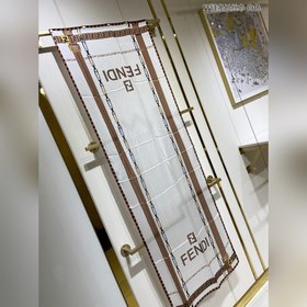 FENDI Длинный шарф с цепочкой FF  100% шелк высшего качества От