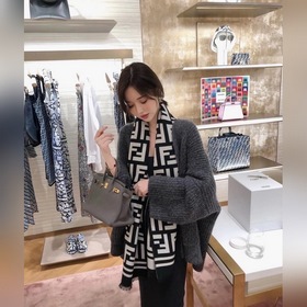 Fendi/Фенди Серия с двойным логотипом F 95% шерсть + 5% шелк FF 