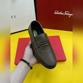 Ferragamo Мягкая подошва и мягкая поверхность. Классические туфл