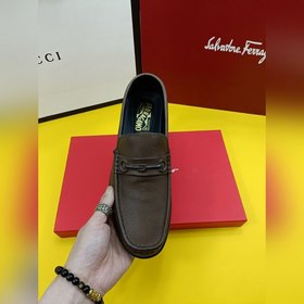 Ferragamo Мягкая подошва и мягкая поверхность. Классические туфл