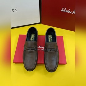Ferragamo Мягкая подошва и мягкая поверхность. Классические туфл