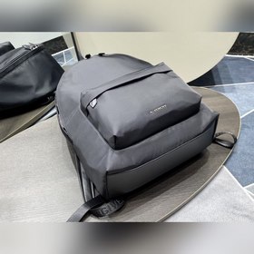 Рюкзак Givenchy, универсальный, подходит для мужчин и женщин Изго