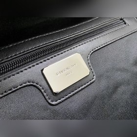 Рюкзак Givenchy, универсальный, подходит для мужчин и женщин Изго
