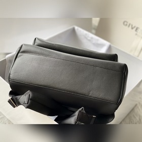 Givenchy Полностью кожаный рюкзак, универсальный для мужчин и жен