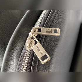 Givenchy Полностью кожаный рюкзак, универсальный для мужчин и жен