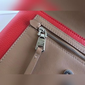 Givenchy Конверт-сумка через плечо Модель № 0147 Размеры： 23*16*4