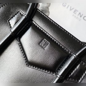 Givenchy Классическая сумка из кожи Antignoa Артикул 19901150 Из