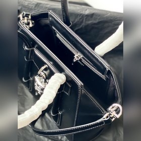Givenchy Классическая сумка из кожи Antignoa Артикул 19901150 Из