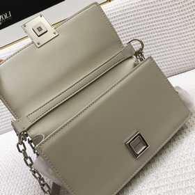 Givenchy Новая сумка с цепочкой Большой размер H021031 Маленький 