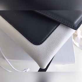 Givenchy Конверт-сумка через плечо Модель № 0147 Размеры： 23*16*4
