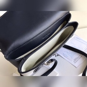 Givenchy Конверт-сумка через плечо Модель № 0147 Размеры： 23*16*4