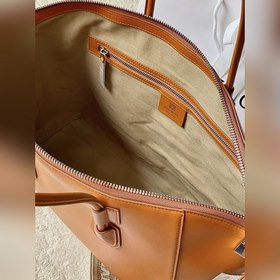 Сумка Givenchy Antigona sport  Изготовлена вручную из кожи телен