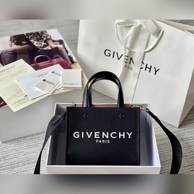 Givenchy Шоппер tote bag  Полностью металлическая фурнитура, во