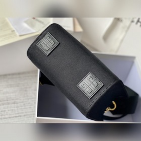 Givenchy Шоппер tote bag  Полностью металлическая фурнитура, во