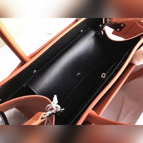 Givench Horizon Ручная сумка из гладкой кожи с плоским дном Модел