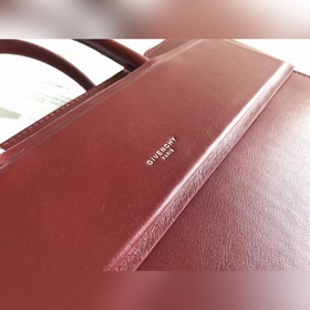 Givench Horizon Ручная сумка из гладкой кожи с плоским дном Модел
