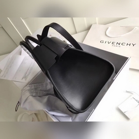 Givench Horizon Ручная сумка из гладкой кожи с плоским дном Модел
