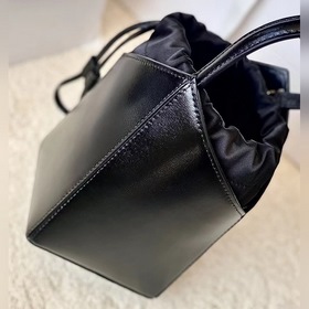 Givenchy cutout маленькая сумка-ведро  Артикул： 9018 Изысканная