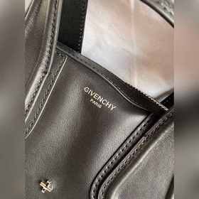 Givenchy Nightingale сумка, модель № 995211 На выбор предлагается