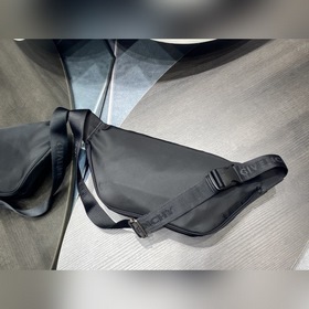 GIVENCHY Поясная сумка/сумка на грудь Изготовлена из нейлоновой