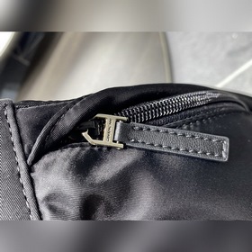 GIVENCHY Поясная сумка/сумка на грудь Изготовлена из нейлоновой 