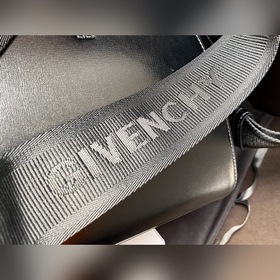 Givenchy Сумка через плечо/сумка на грудь Артикул： 0119980 Стиль