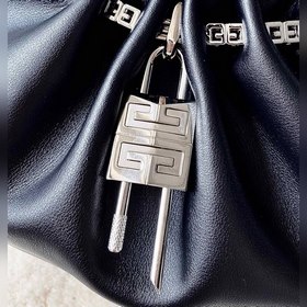 Givenchy KennyBag Сумка на цепочке С первого взгляда я влюбилась 