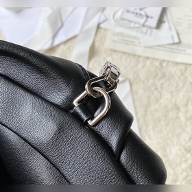 Givenchy KennyBag Сумка на цепочке С первого взгляда я влюбилась 