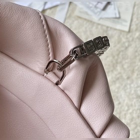 Givenchy KennyBag Сумка с цепочкой С первого взгляда я влюбилась 