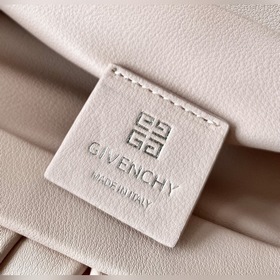 Givenchy KennyBag Сумка с цепочкой С первого взгляда я влюбилась 
