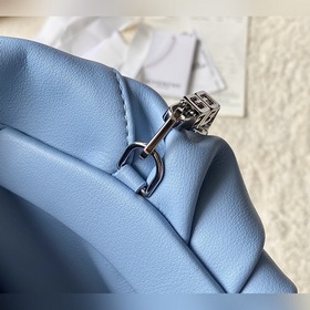 Givenchy KennyBag Сумка с цепочкой С первого взгляда я влюбилась 