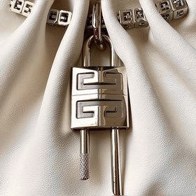 Givenchy KennyBag Сумка на цепочке С первого взгляда я влюбилась 