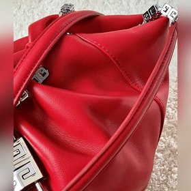 Givenchy KennyBag Сумка на цепочке С первого взгляда я влюбилась 