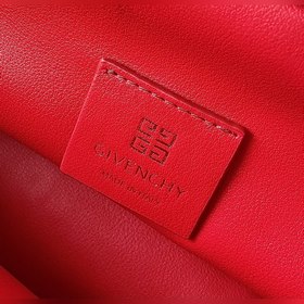 Givenchy KennyBag Сумка на цепочке С первого взгляда я влюбилась 
