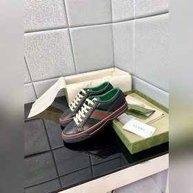 GUCCI Классические низкие кеды из парусины с двойным логотипом G,