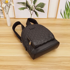 GUCCI Модный рюкзак, модель： 450967, черный с тиснением Размеры：