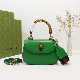 GUCCI Классическая серия Сумка с бамбуковым ручкой Модель： 675797