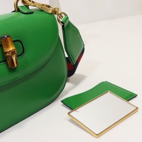 GUCCI Классическая серия Сумка с бамбуковым ручкой Модель： 675797