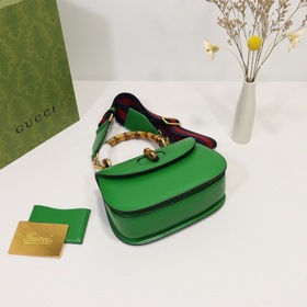GUCCI Классическая серия Сумка с бамбуковым ручкой Модель： 675797