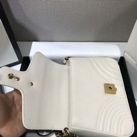 GUCCI GG Marmont Сумка Модель： 547260 В этом году по-прежнему в м