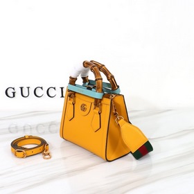 GUCCI сумка с ручками виде бамбуковых стеблей и двумя ремнями Мод