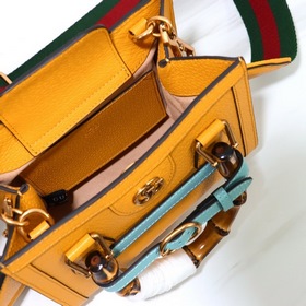 GUCCI сумка с ручками виде бамбуковых стеблей и двумя ремнями Мод