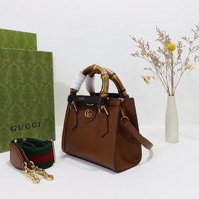 GUCCI Сумка с ручками виде бамбуковых стеблей и двумя ремнями Мод