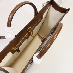 GUCCI Классическая сумка с цветочным узором. Сумка можно носить в